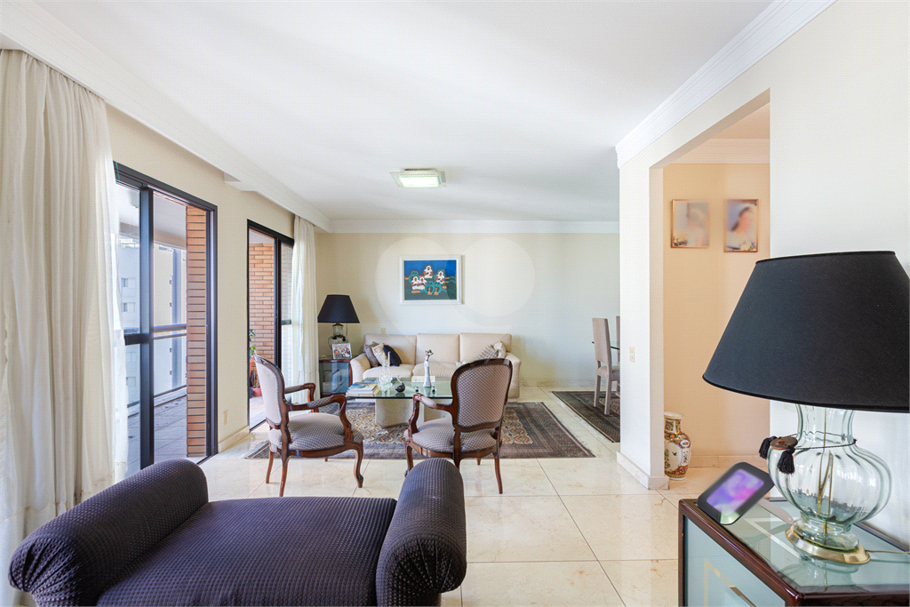 APARTAMENTO em ALTO DA LAPA