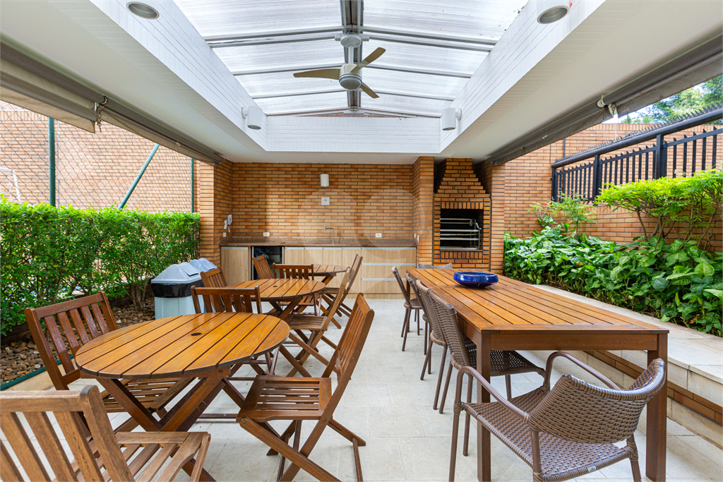 APARTAMENTO em ALTO DA LAPA