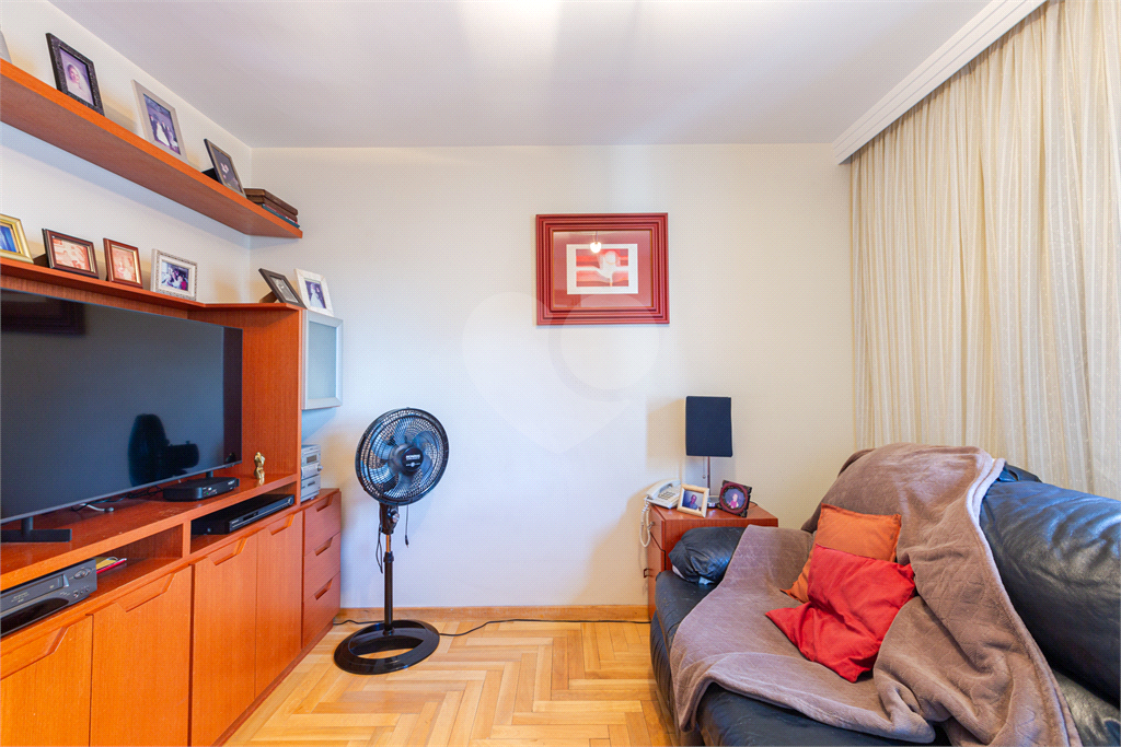 APARTAMENTO em ALTO DA LAPA