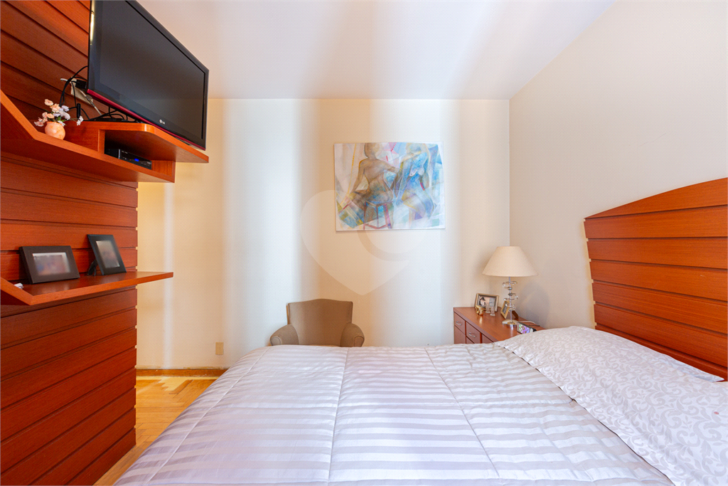 APARTAMENTO em ALTO DA LAPA