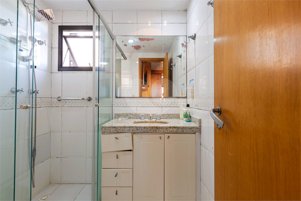 APARTAMENTO em ALTO DA LAPA