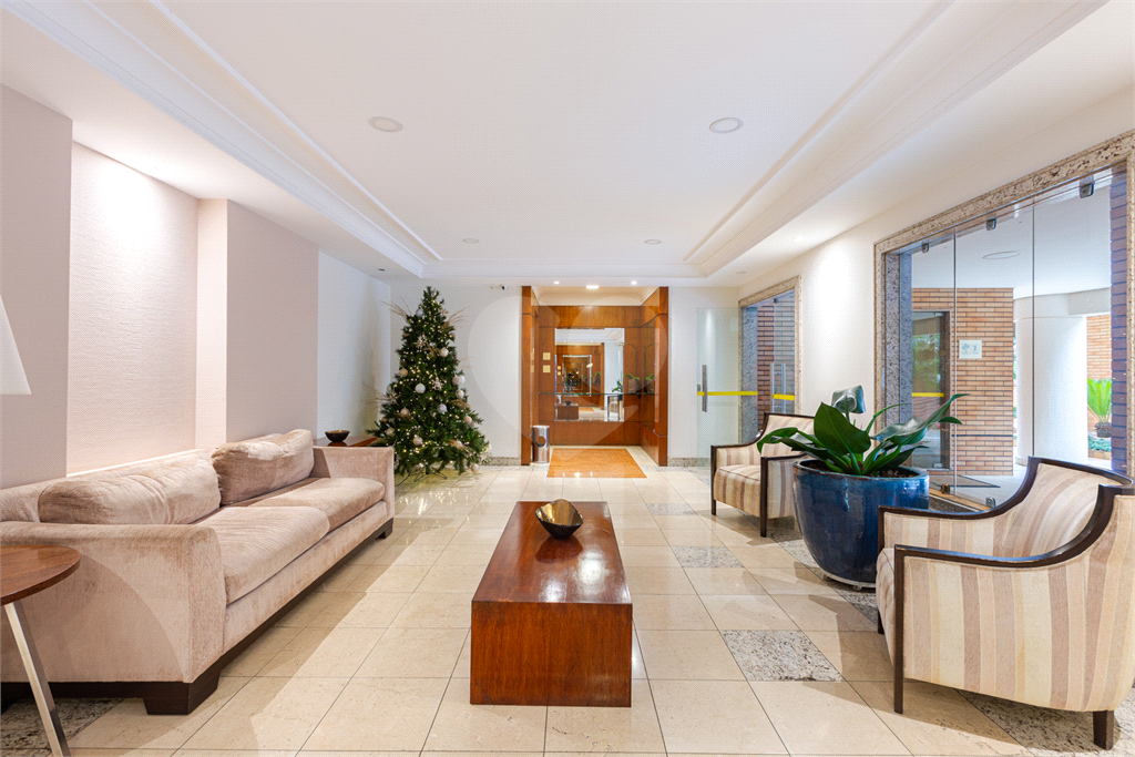 APARTAMENTO em ALTO DA LAPA