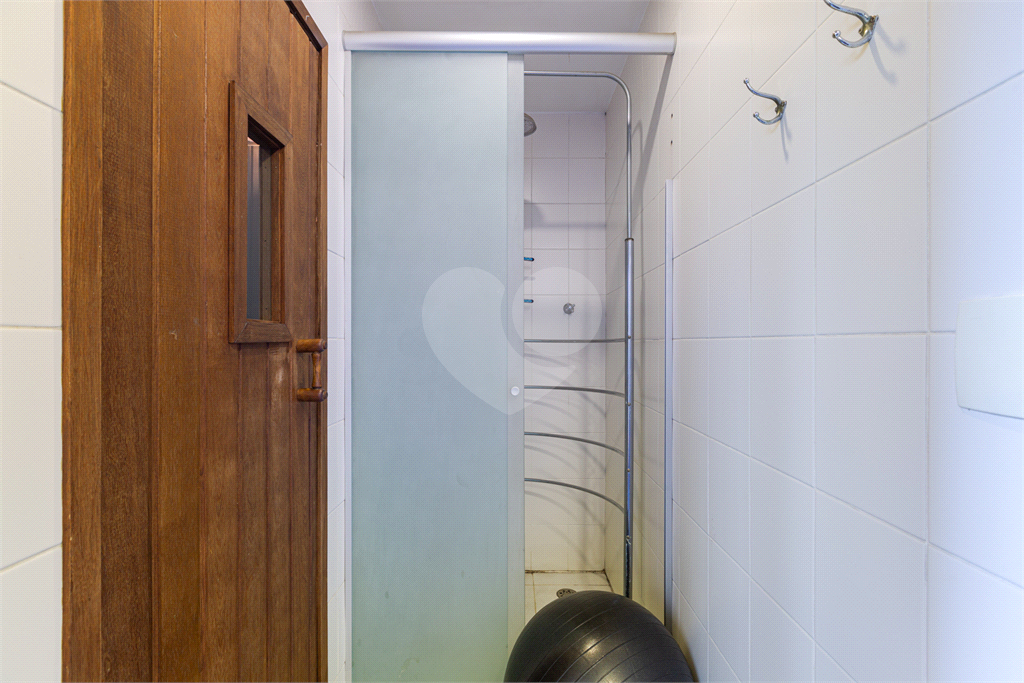 APARTAMENTO em ALTO DA LAPA