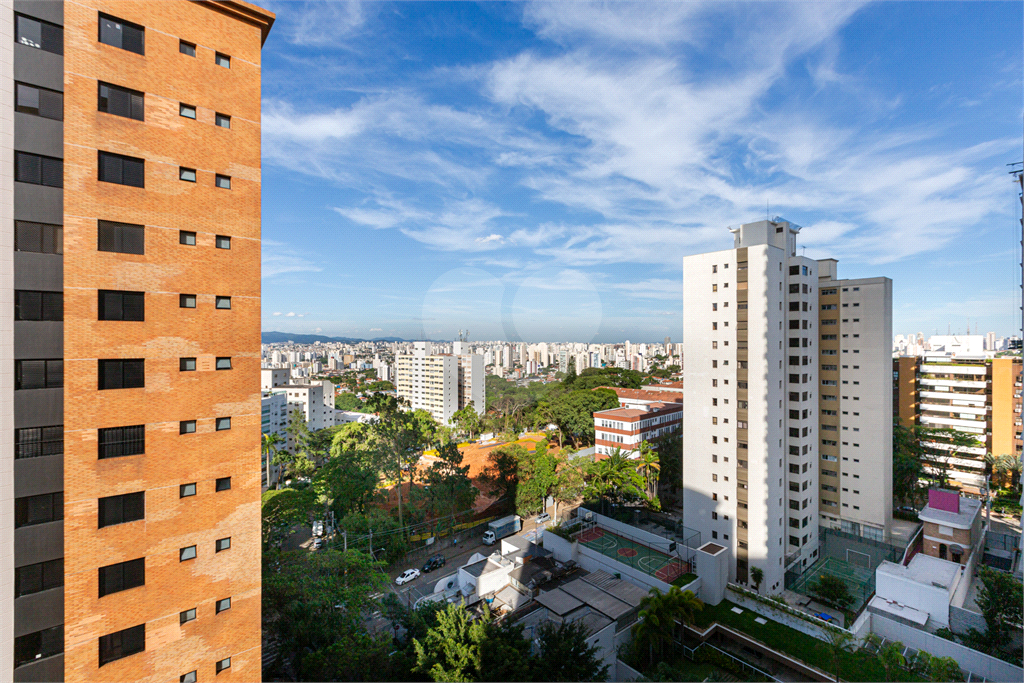 APARTAMENTO em ALTO DA LAPA