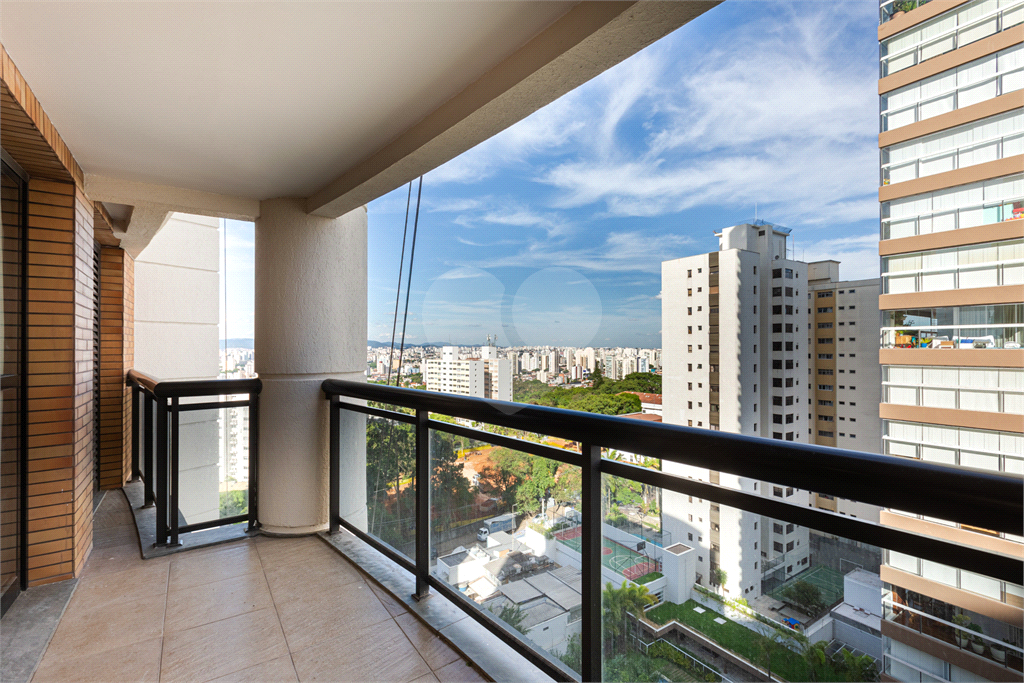 APARTAMENTO em ALTO DA LAPA