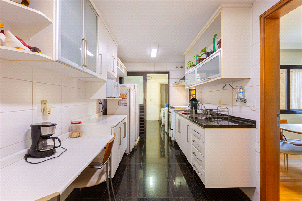 APARTAMENTO em ALTO DA LAPA