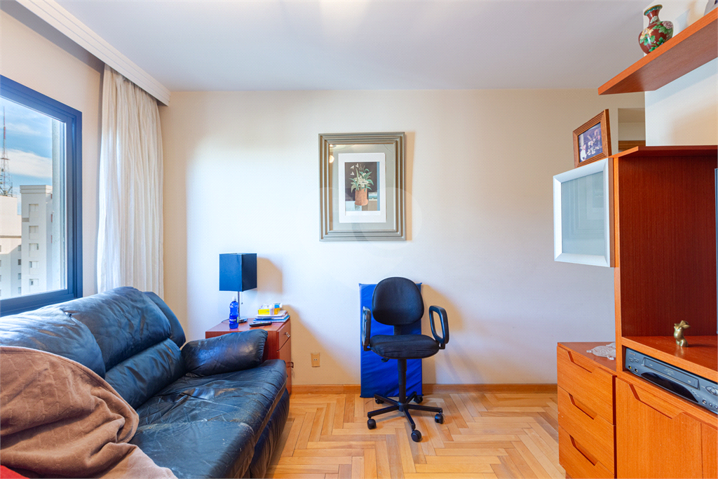 APARTAMENTO em ALTO DA LAPA