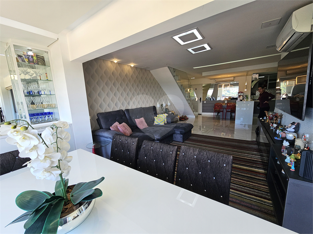 Venda ou Locação: Cobertura de Alto Padrão com Piscina Privativa – Chateau Monet, Tremembé!