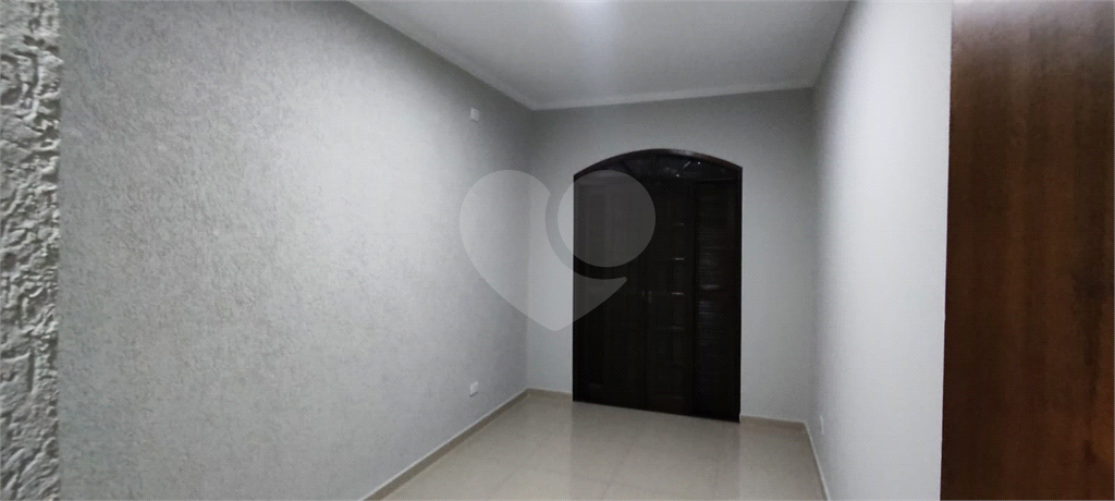 Oportunidade Única! Sobrado Espaçoso com 4 Dormitórios no Jaraguá!