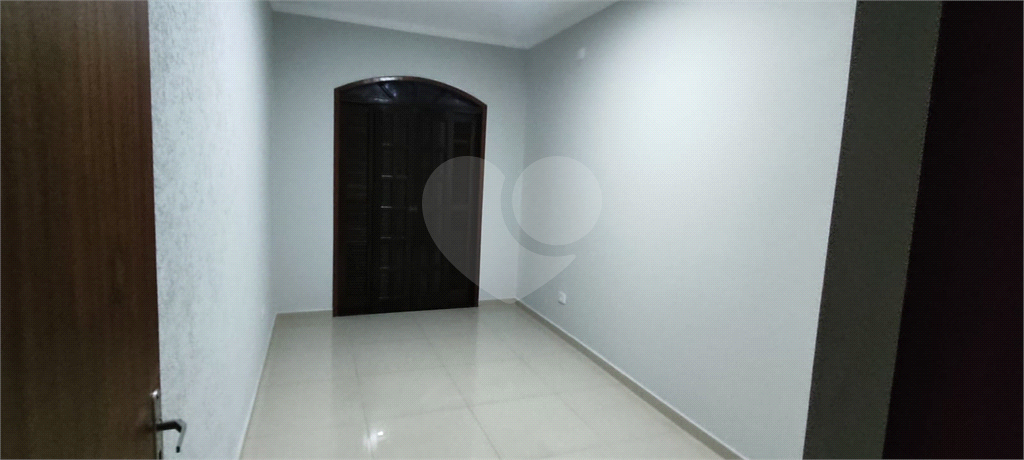 Oportunidade Única! Sobrado Espaçoso com 4 Dormitórios no Jaraguá!