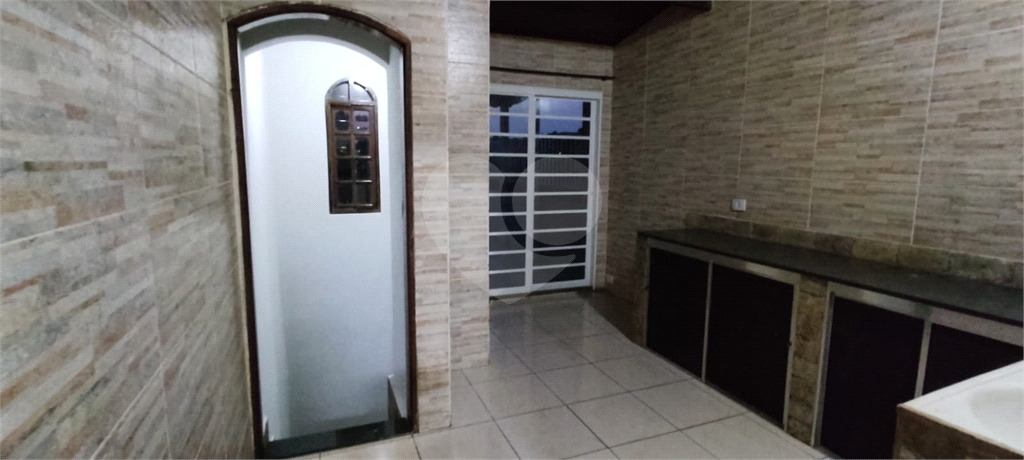 Oportunidade Única! Sobrado Espaçoso com 4 Dormitórios no Jaraguá!