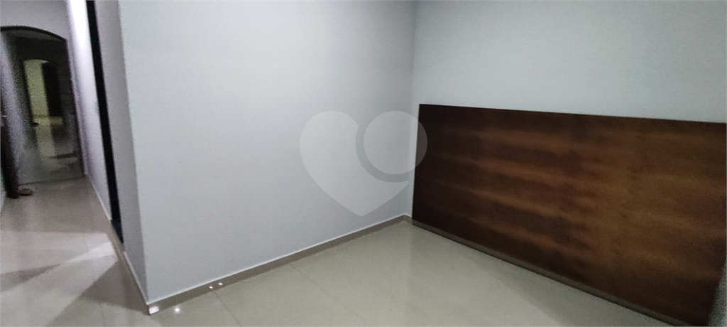 Oportunidade Única! Sobrado Espaçoso com 4 Dormitórios no Jaraguá!