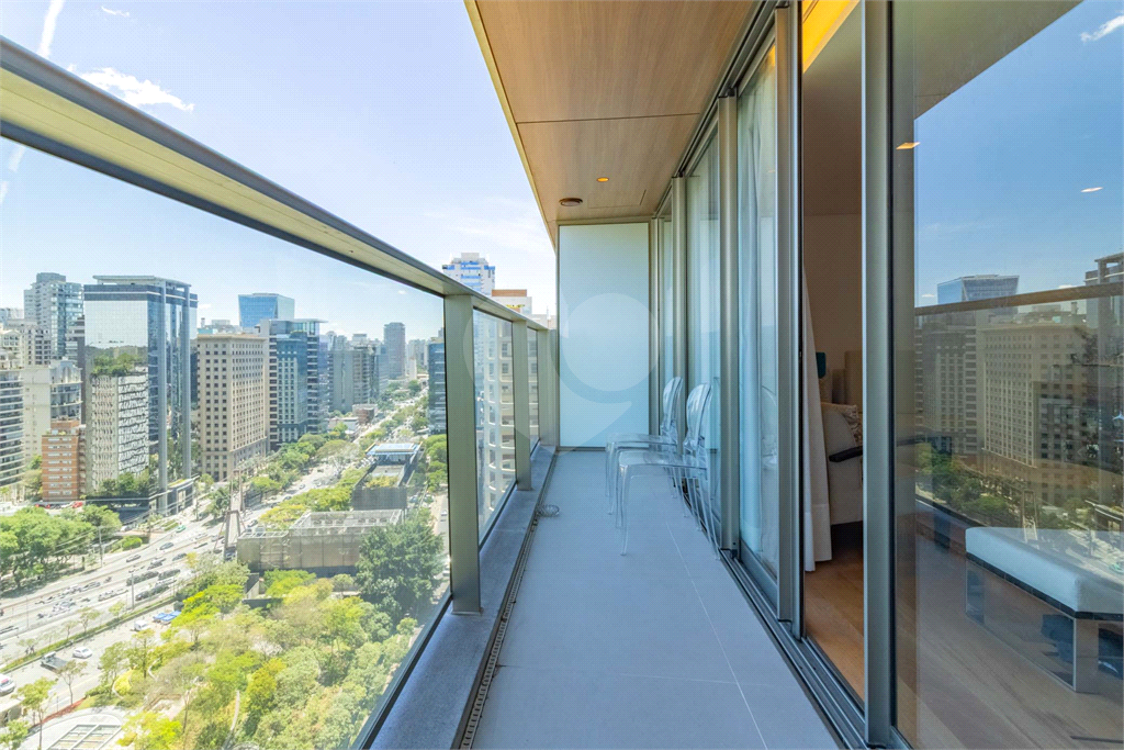 APARTAMENTO TOTALMENTE MOBILIADO E EQUIPADO ALTO PADRÃO.