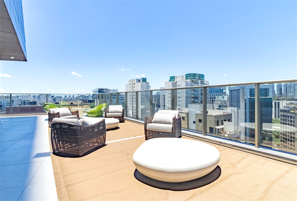 APARTAMENTO TOTALMENTE MOBILIADO E EQUIPADO ALTO PADRÃO.