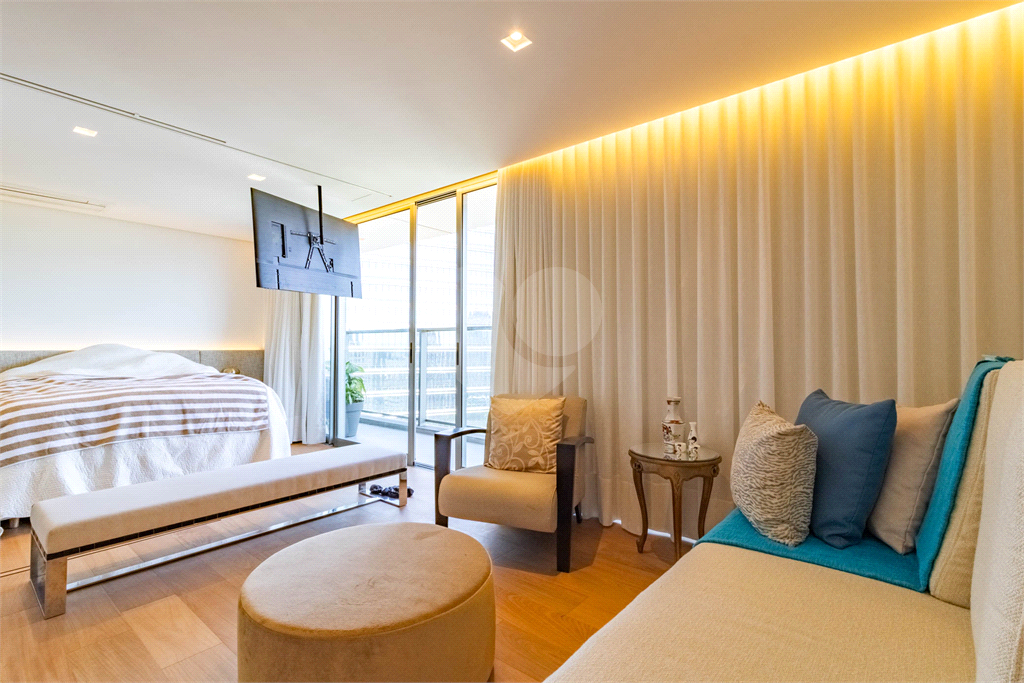 APARTAMENTO TOTALMENTE MOBILIADO E EQUIPADO ALTO PADRÃO.