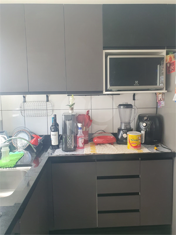 Vende-se apartamento 2 dormitórios Horto Florestal