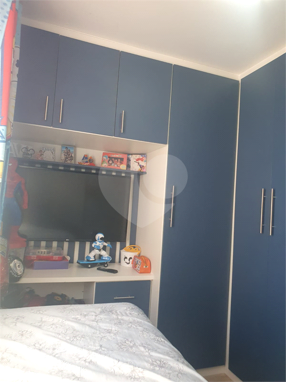 Vende-se apartamento 2 dormitórios Horto Florestal