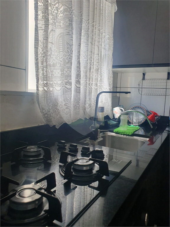 Vende-se apartamento 2 dormitórios Horto Florestal