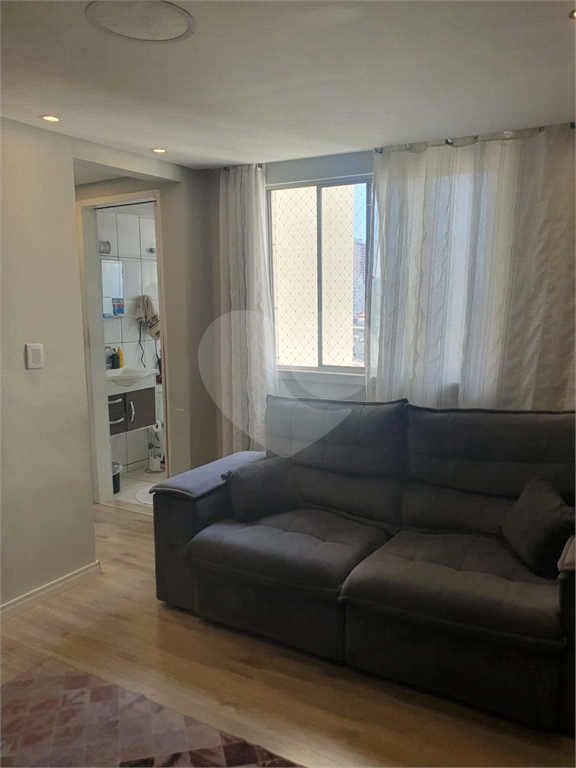Vende-se apartamento 2 dormitórios Horto Florestal