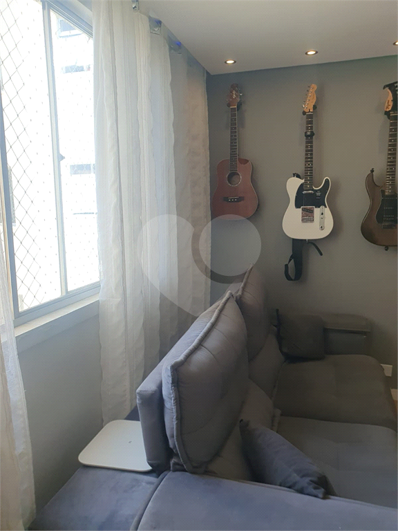 Vende-se apartamento 2 dormitórios Horto Florestal