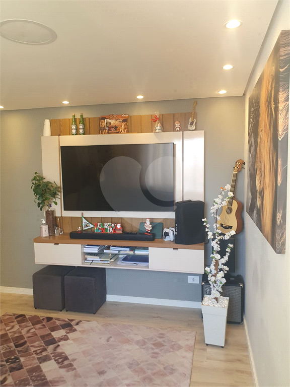 Vende-se apartamento 2 dormitórios Horto Florestal