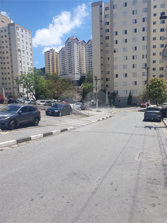 Vende-se apartamento 2 dormitórios Horto Florestal