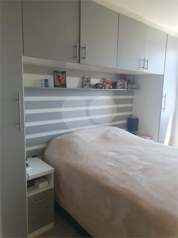 Vende-se apartamento 2 dormitórios Horto Florestal