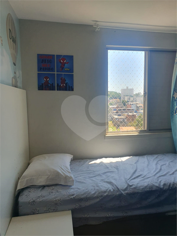 Vende-se apartamento 2 dormitórios Horto Florestal