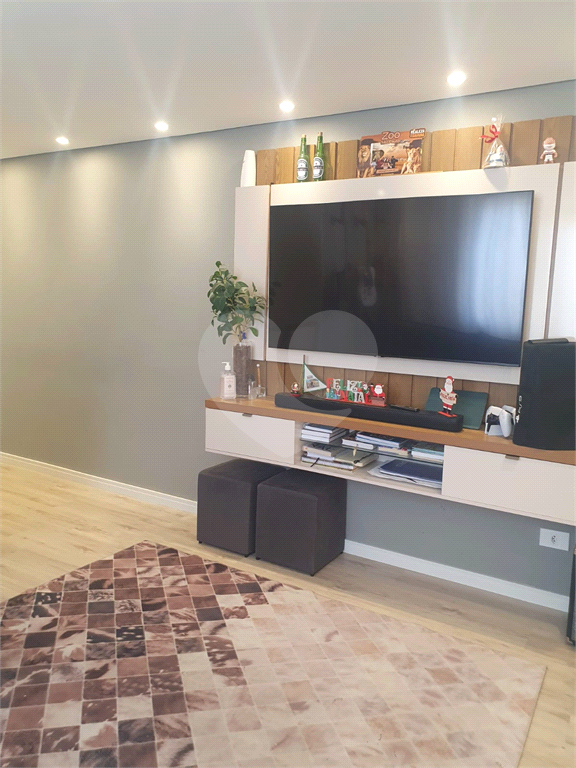 Vende-se apartamento 2 dormitórios Horto Florestal