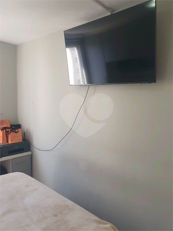 Vende-se apartamento 2 dormitórios Horto Florestal