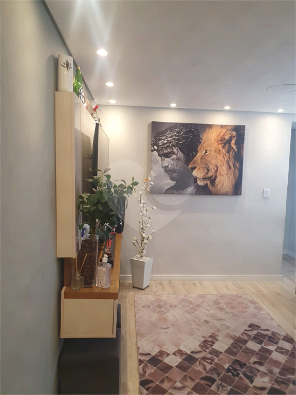 Vende-se apartamento 2 dormitórios Horto Florestal