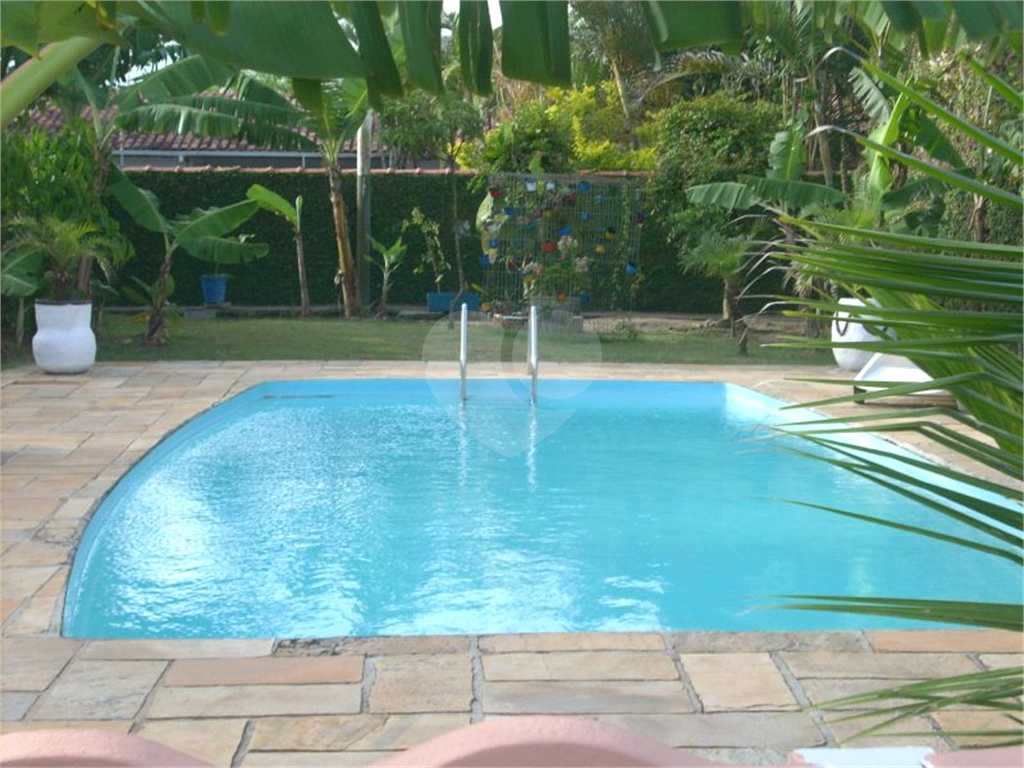 Casa na praia à venda | 1.080 m² | 3 dormitórios (2 suítes) | piscina | 12 vagas em Itanhaém/SP!