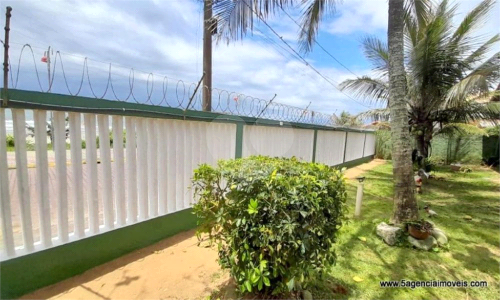 Casa na praia à venda | 1.080 m² | 3 dormitórios (2 suítes) | piscina | 12 vagas em Itanhaém/SP!