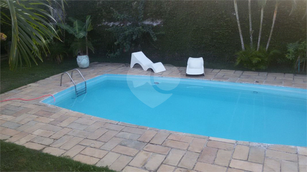 Casa na praia à venda | 1.080 m² | 3 dormitórios (2 suítes) | piscina | 12 vagas em Itanhaém/SP!