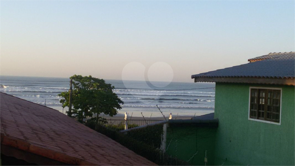 Casa na praia à venda | 1.080 m² | 3 dormitórios (2 suítes) | piscina | 12 vagas em Itanhaém/SP!