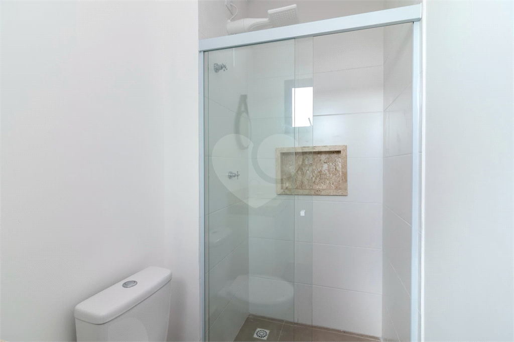 Condomínio fechado na Vila Éster,