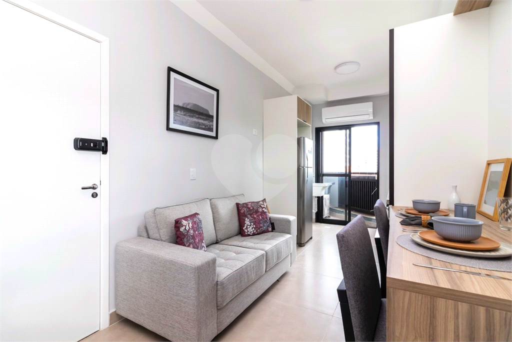 Condomínio fechado na Vila Éster,