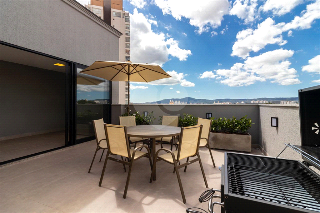 Condomínio fechado na Vila Éster,