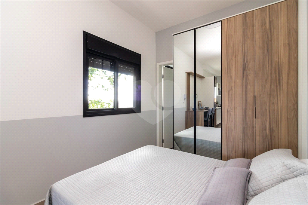 Condomínio fechado na Vila Éster,