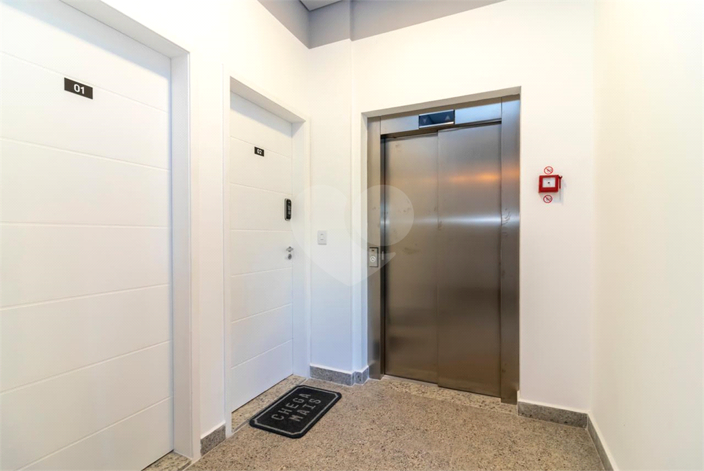 Condomínio fechado na Vila Éster,