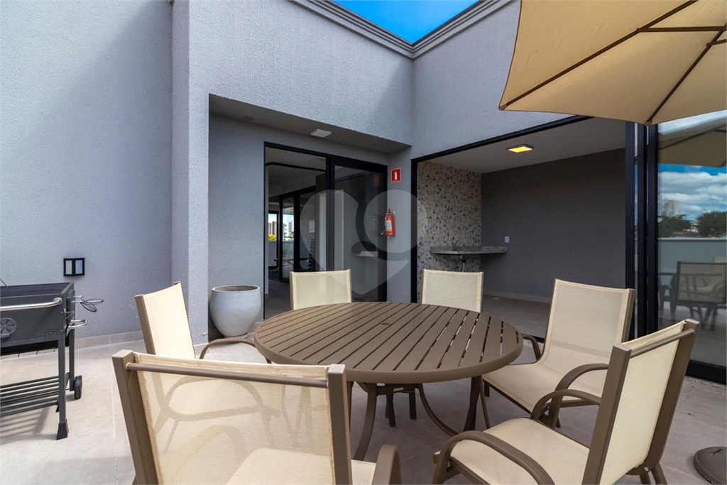 Condomínio fechado na Vila Éster,