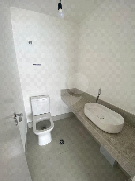 Apartamento com 3 quartos e varanda gourmet próximo do metrô