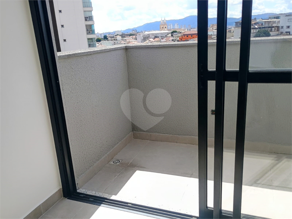 Condomínio fechado na Vila Éster