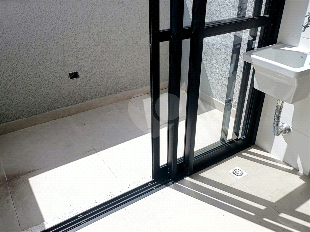 Condomínio fechado na Vila Éster
