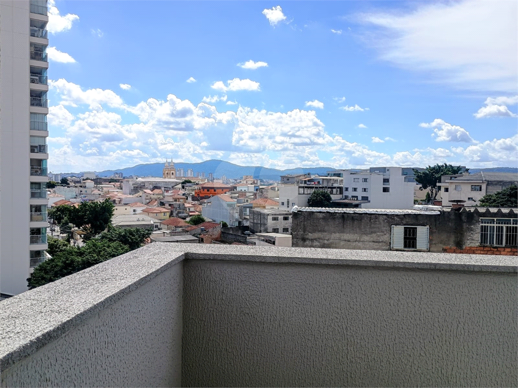 Condomínio fechado na Vila Éster