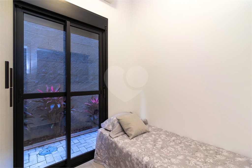  Condomínio fechado na Vila Éster