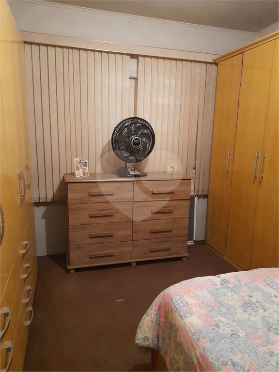 Ótimo sobrado com 3 quartos, sendo uma suíte, 2 vagas.