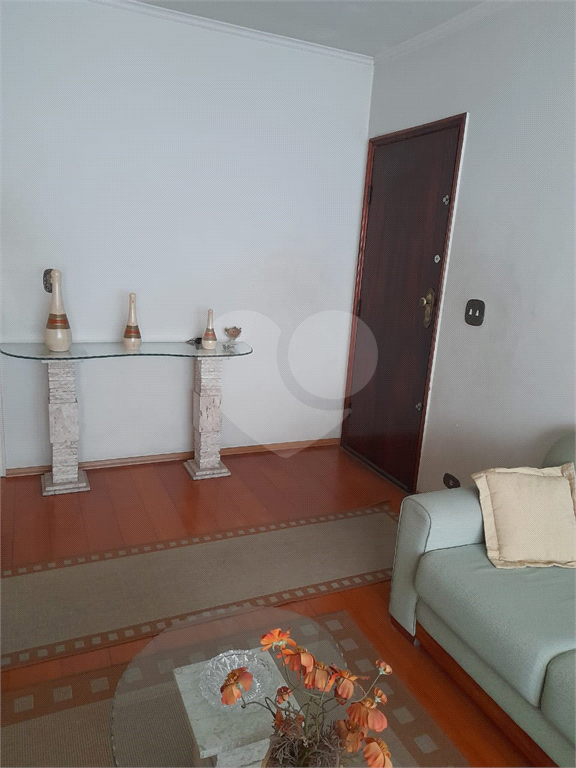 Ótimo sobrado com 3 quartos, sendo uma suíte, 2 vagas.