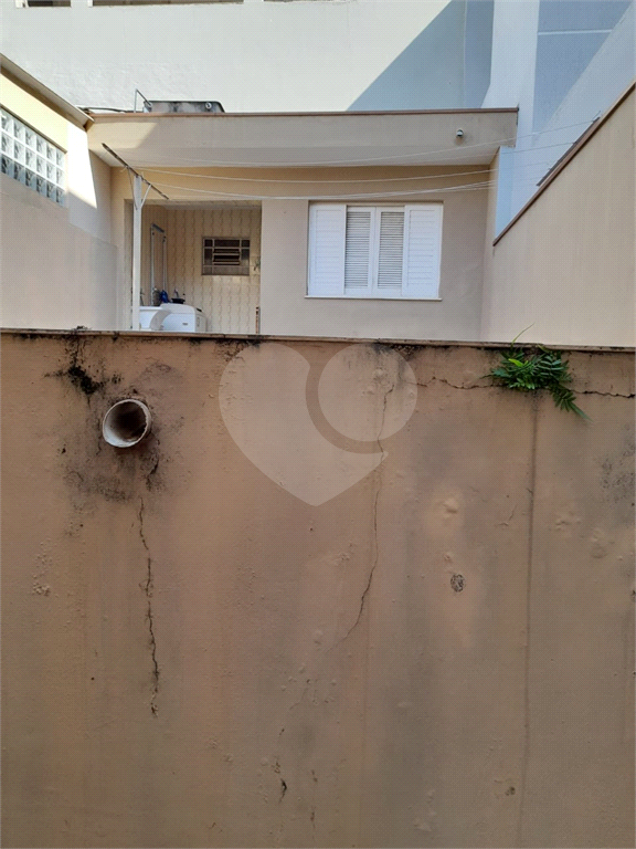 Ótimo sobrado com 3 quartos, sendo uma suíte, 2 vagas.