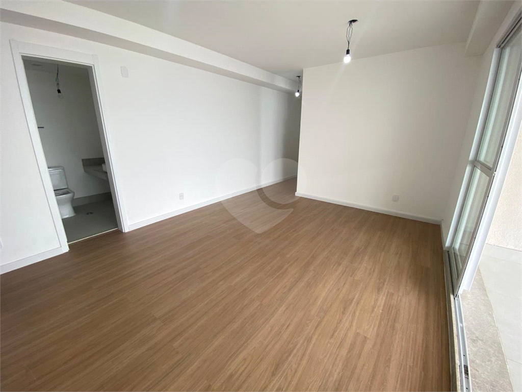 Apartamento com 3 quartos e varanda gourmet próximo do metrô